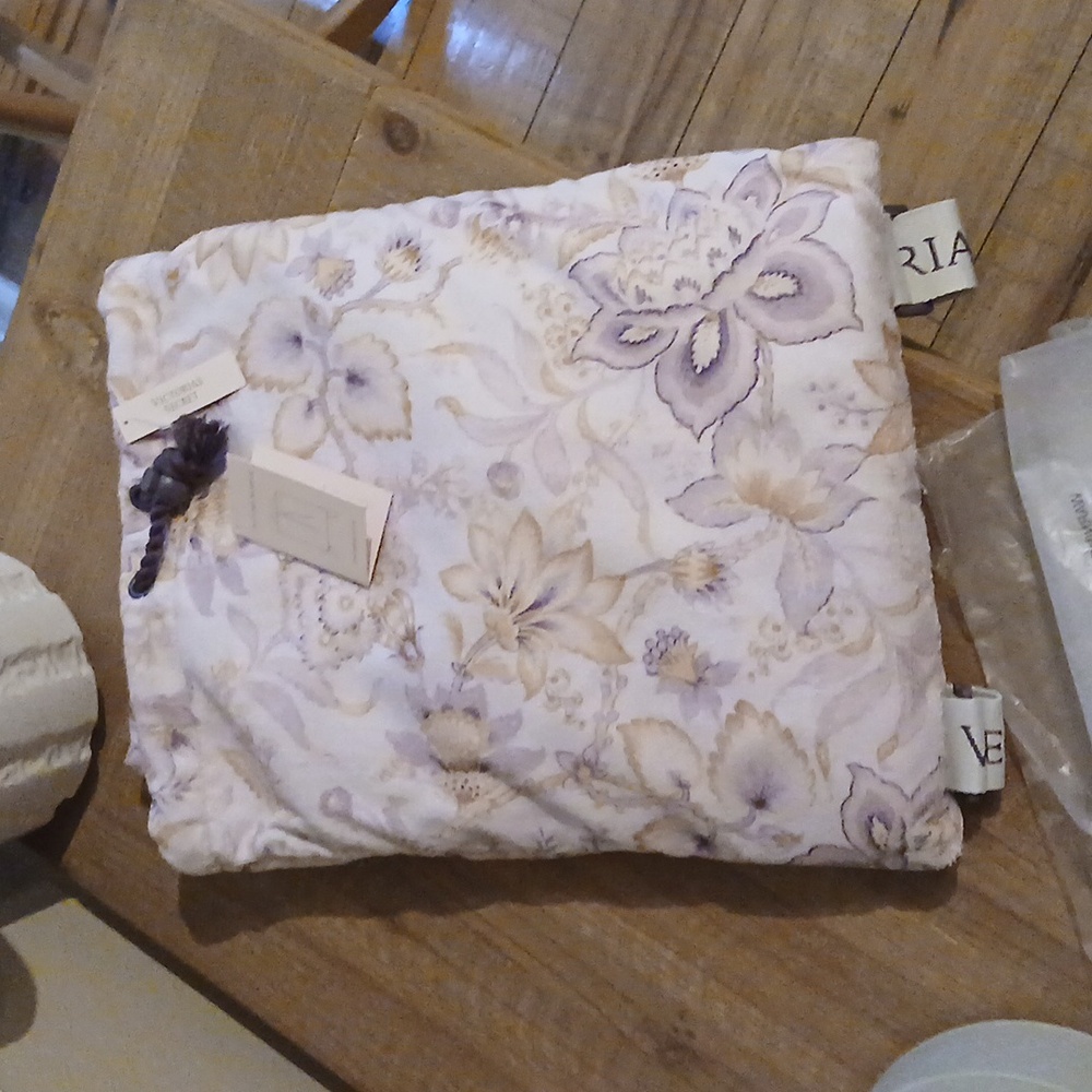 New Victoria's Secret Floral Lillac Summer Packable Beach Towel Backpack Bag - Picture 12 of 17